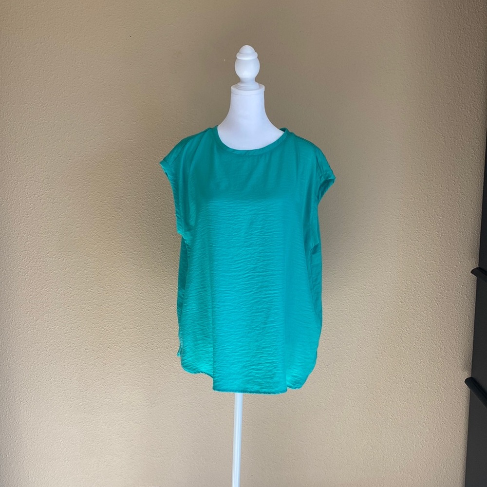 H&M Turquoise shirt in excellent condition!!